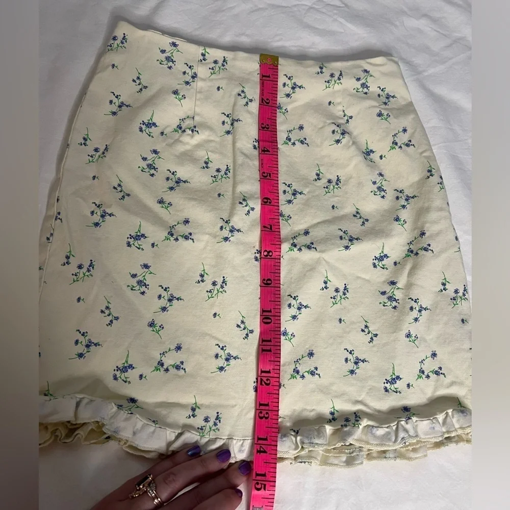 Urban Outfitters Ashton Ruffle Mini Skirt Pale Yellow with Blue Flowers XS
